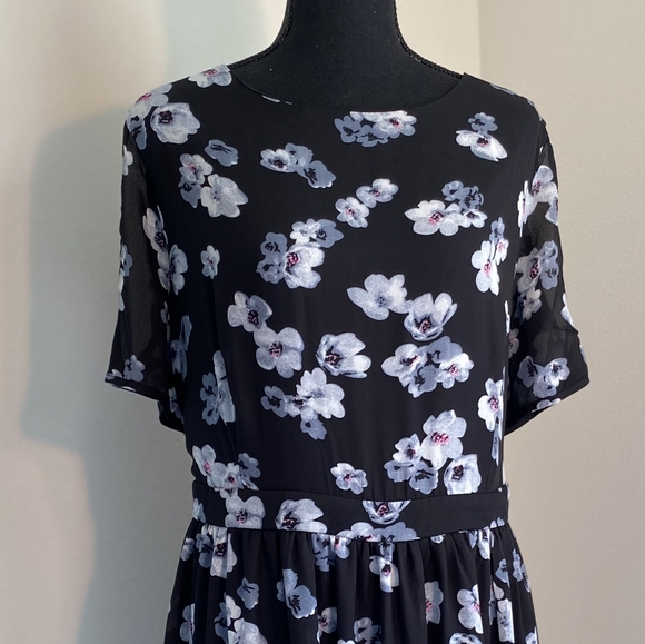 Plus Dress - Picture 2 of 2